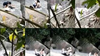 Videoin cewe cantik ngentod di sungai VIRAL